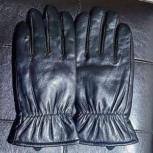Elegant Black Leather Gloves